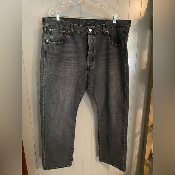 Levis 501 Mens Black pants Buttonfly 40x30 - Picture 1 of 4